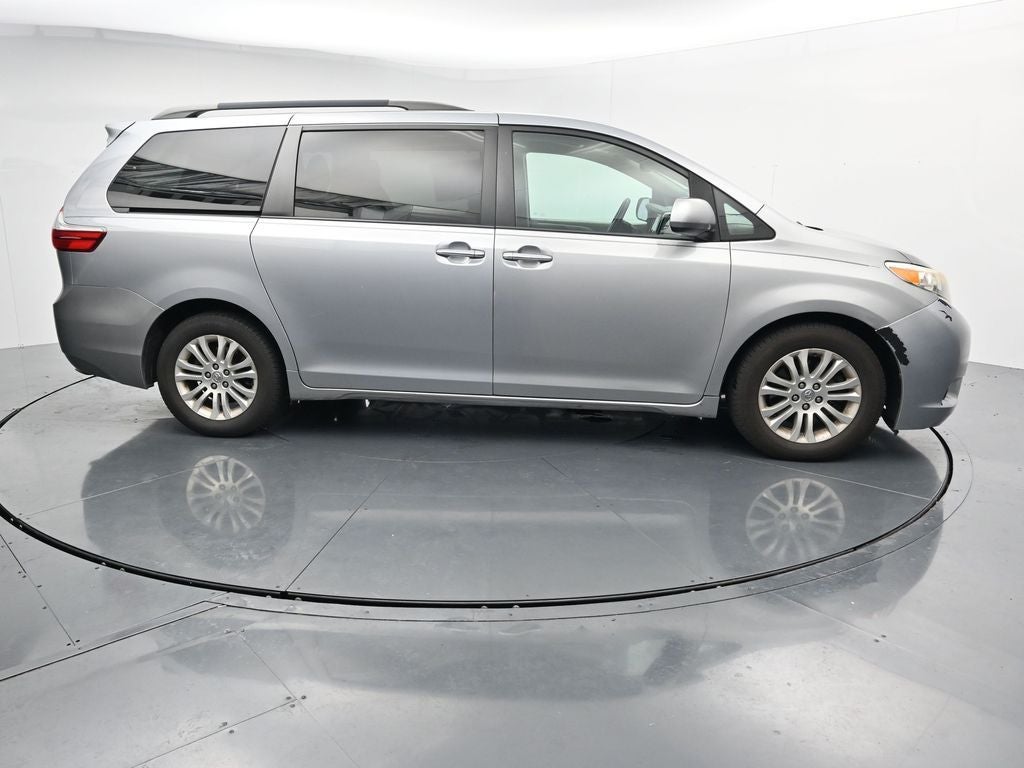 2015 Toyota Sienna XLE 8 Passenger