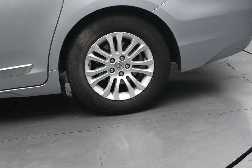2016 Toyota Sienna XLE 8 Passenger