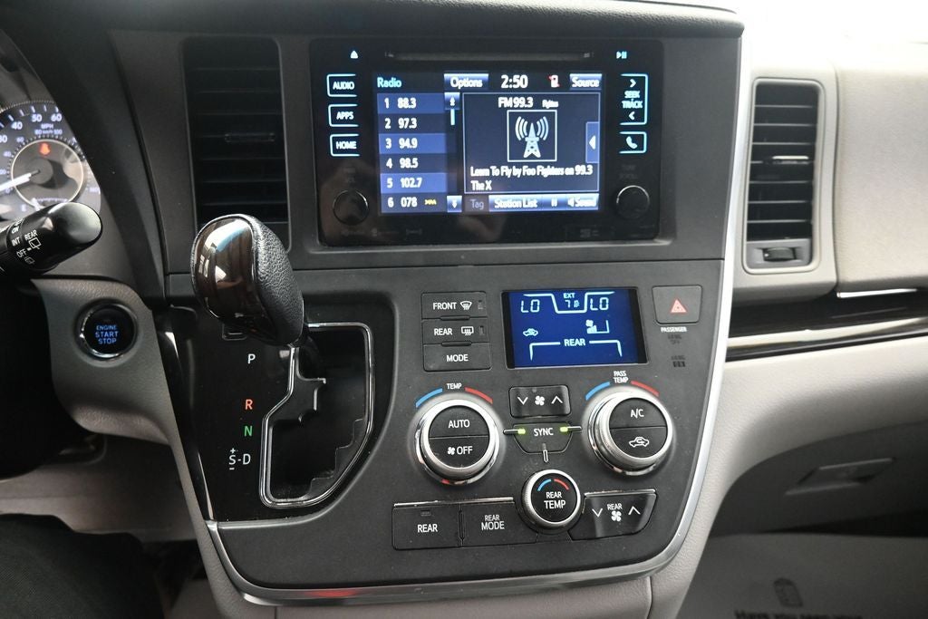 2016 Toyota Sienna XLE 8 Passenger