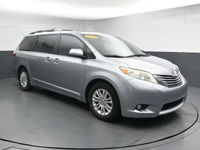2016 Toyota Sienna XLE 8 Passenger