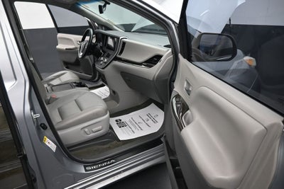 2016 Toyota Sienna XLE 8 Passenger
