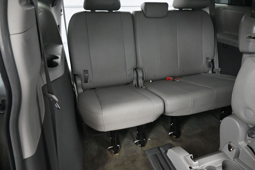 2016 Toyota Sienna XLE 8 Passenger