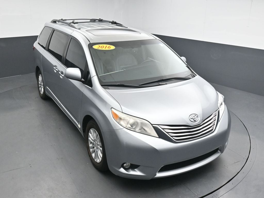 2016 Toyota Sienna XLE 8 Passenger
