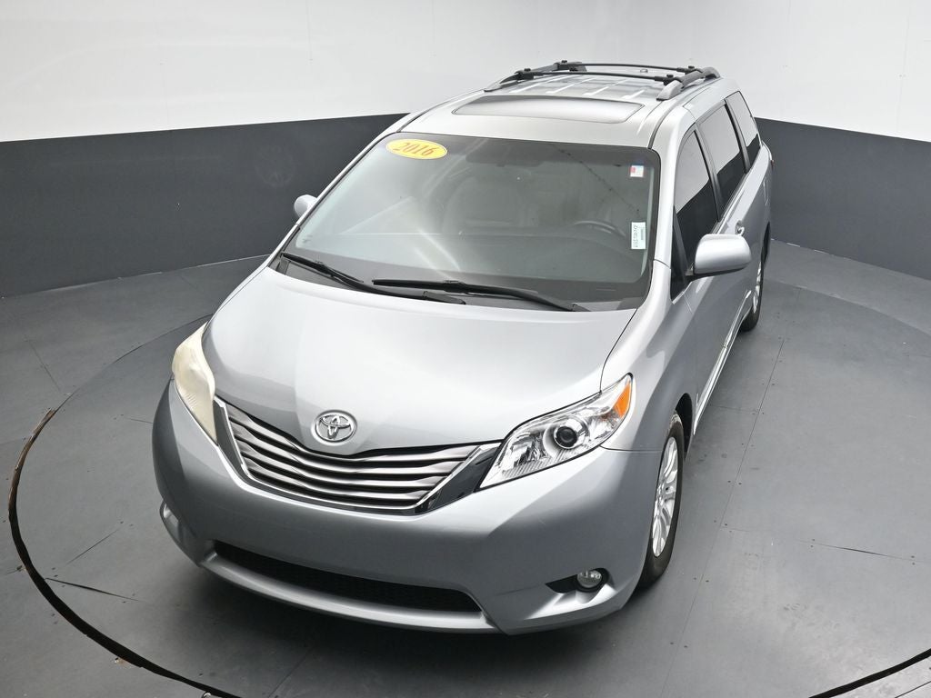 2016 Toyota Sienna XLE 8 Passenger