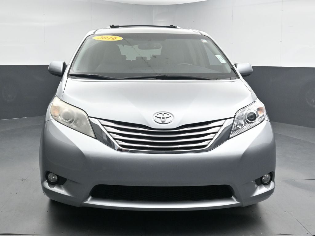 2016 Toyota Sienna XLE 8 Passenger