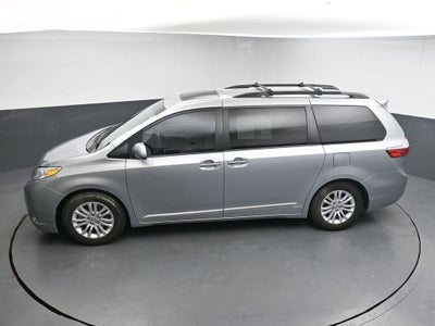 2016 Toyota Sienna XLE 8 Passenger