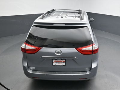 2016 Toyota Sienna XLE 8 Passenger