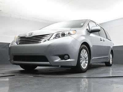 2016 Toyota Sienna XLE 8 Passenger