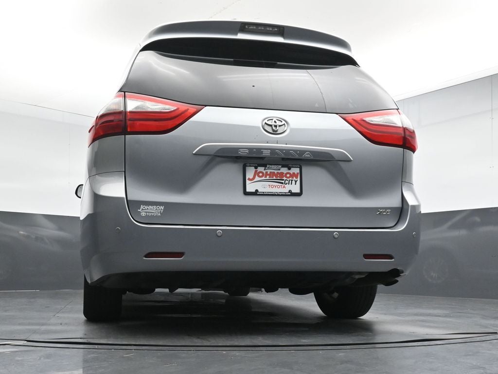 2016 Toyota Sienna XLE 8 Passenger