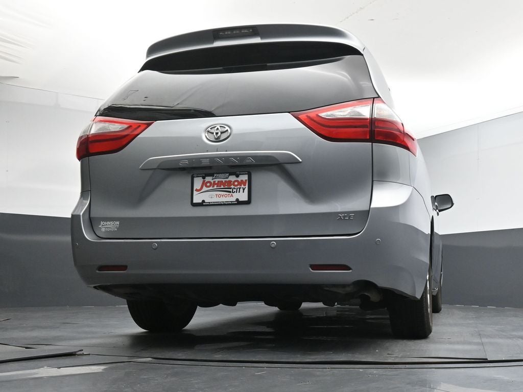 2016 Toyota Sienna XLE 8 Passenger