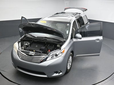 2016 Toyota Sienna XLE 8 Passenger