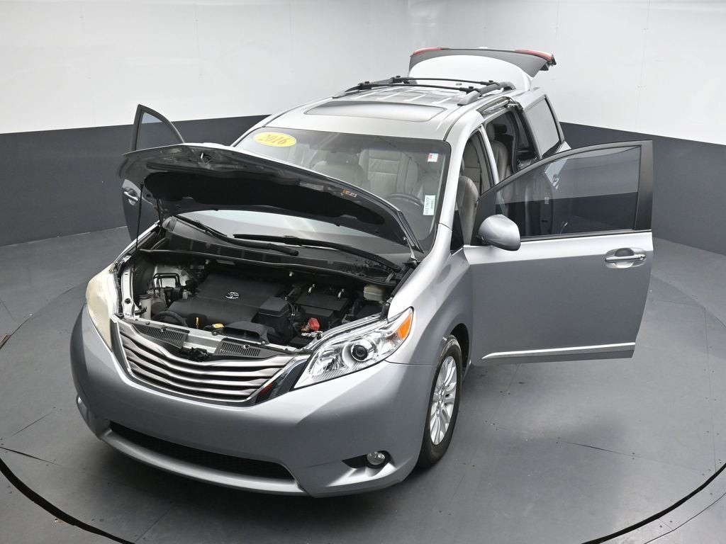2016 Toyota Sienna XLE 8 Passenger