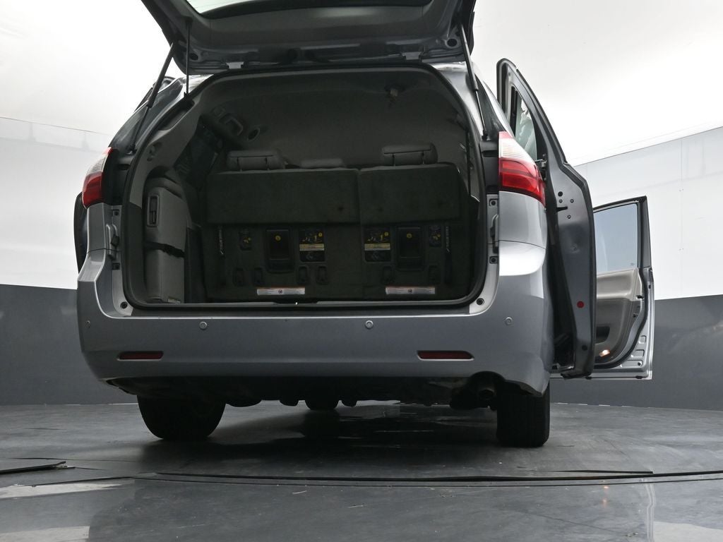2016 Toyota Sienna XLE 8 Passenger