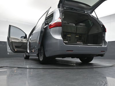 2016 Toyota Sienna XLE 8 Passenger