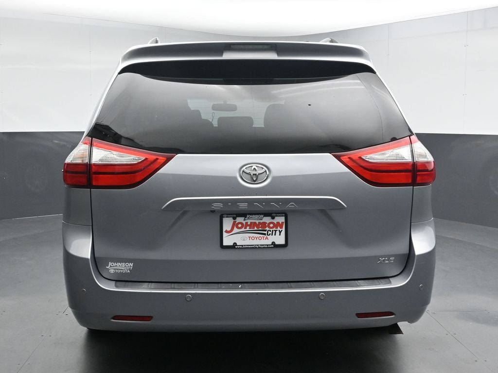 2016 Toyota Sienna XLE 8 Passenger