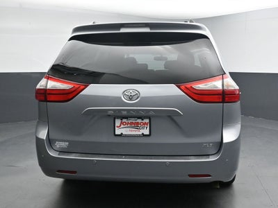 2016 Toyota Sienna XLE 8 Passenger