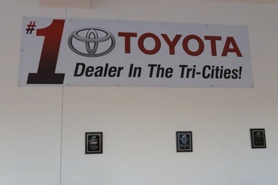 2024 Toyota Sienna XLE 8 Passenger