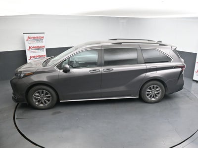 2024 Toyota Sienna XLE 8 Passenger