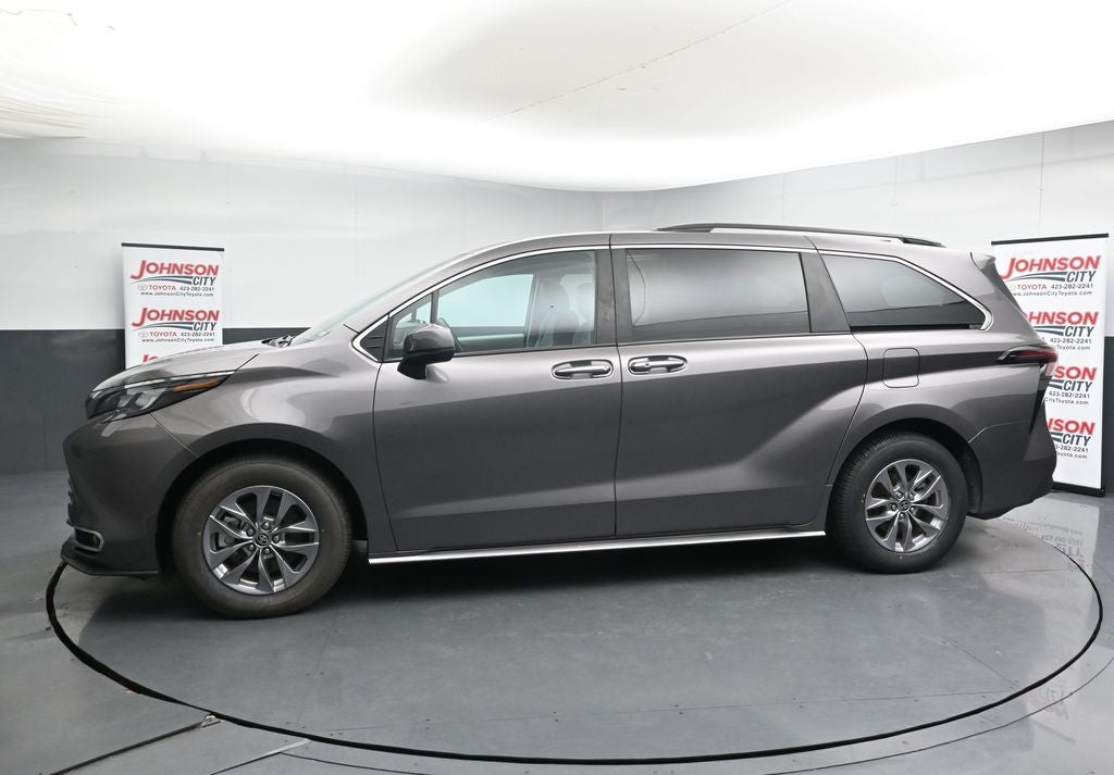 2024 Toyota Sienna XLE 8 Passenger