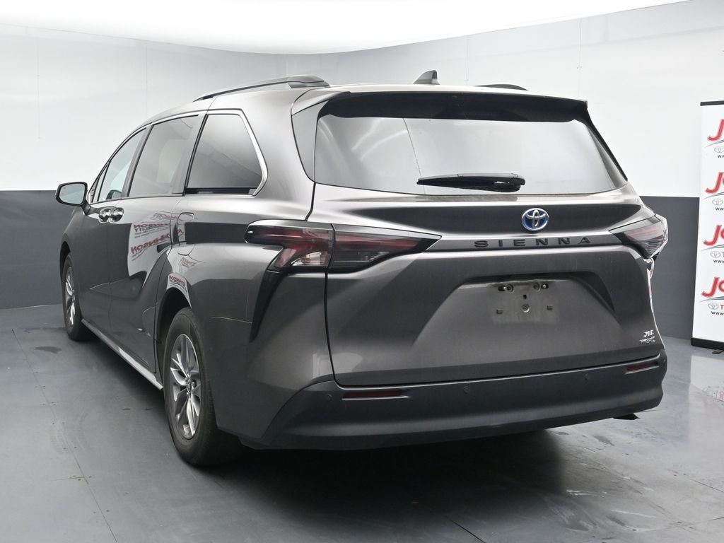 2024 Toyota Sienna XLE 8 Passenger