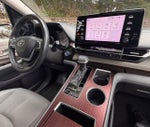 2022 Toyota Sienna XLE 8 Passenger