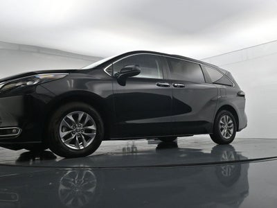 2024 Toyota Sienna XLE 8 Passenger