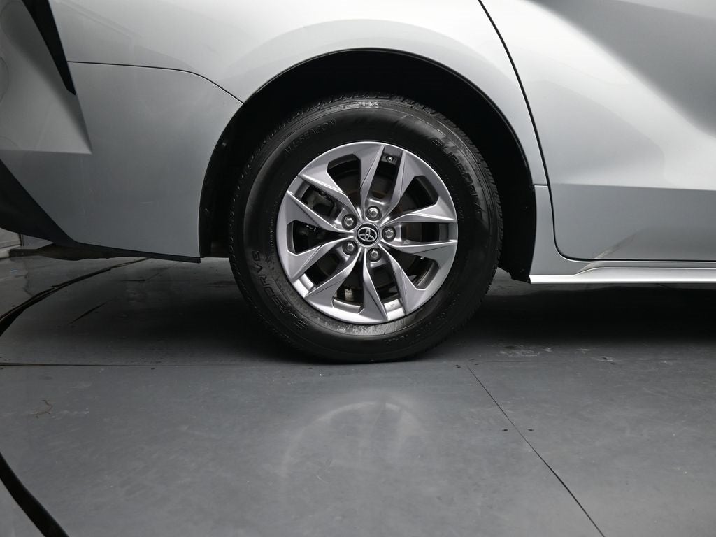 2024 Toyota Sienna XLE