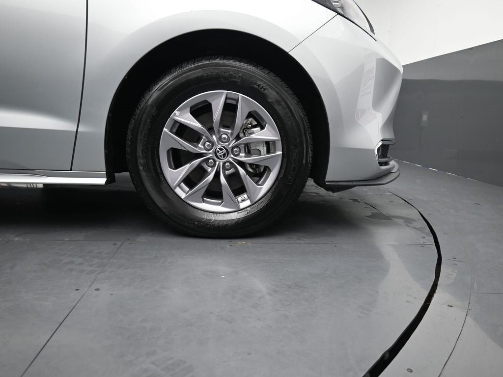 2024 Toyota Sienna XLE