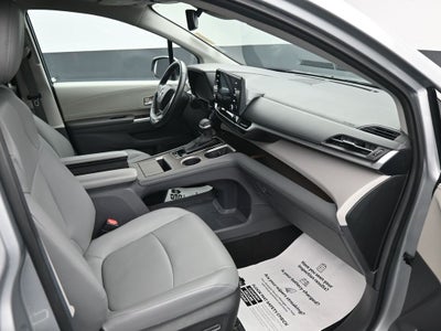 2024 Toyota Sienna XLE