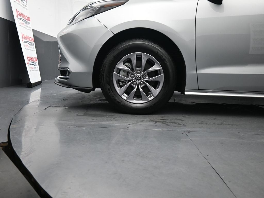 2024 Toyota Sienna XLE