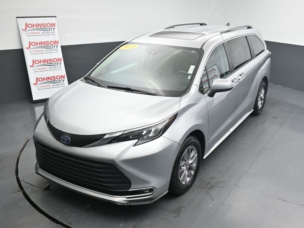 2024 Toyota Sienna XLE