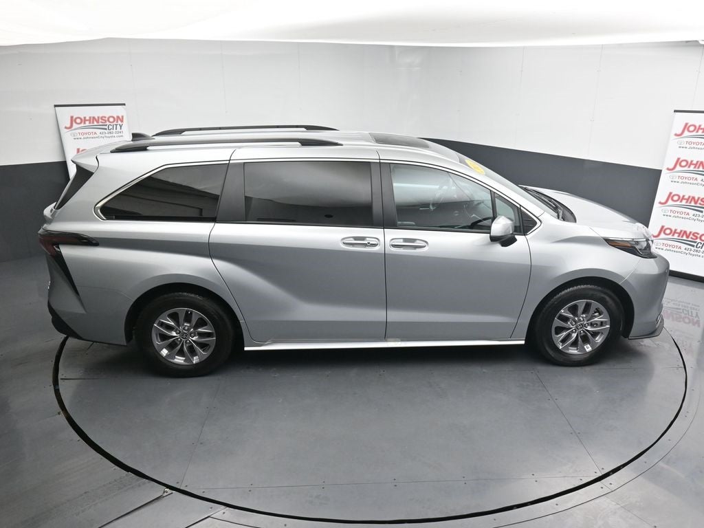2024 Toyota Sienna XLE