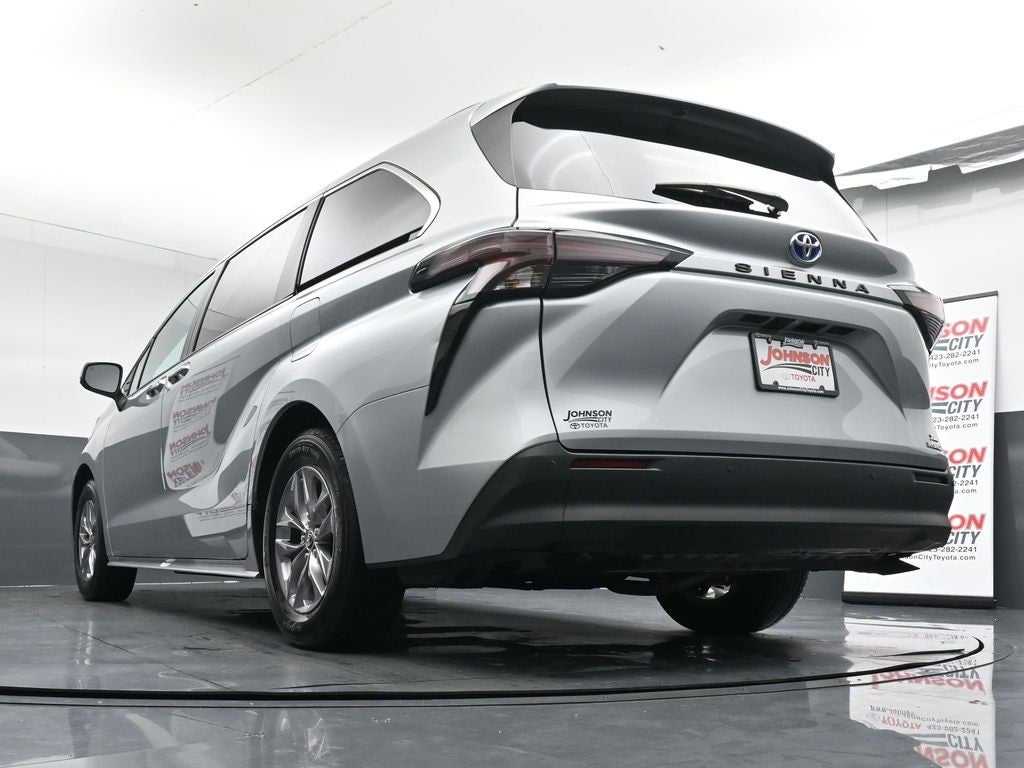 2024 Toyota Sienna XLE