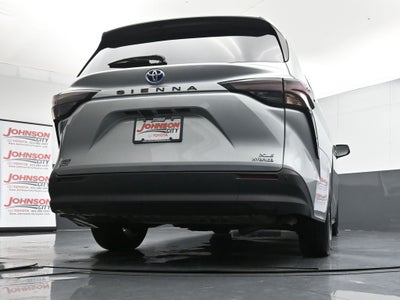 2024 Toyota Sienna XLE