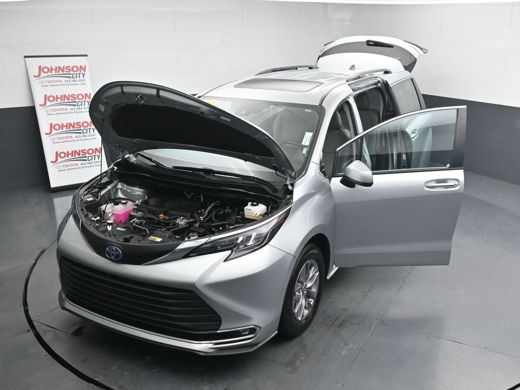 2024 Toyota Sienna XLE