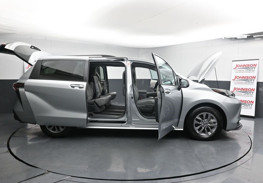 2024 Toyota Sienna XLE