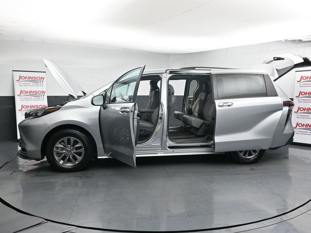 2024 Toyota Sienna XLE