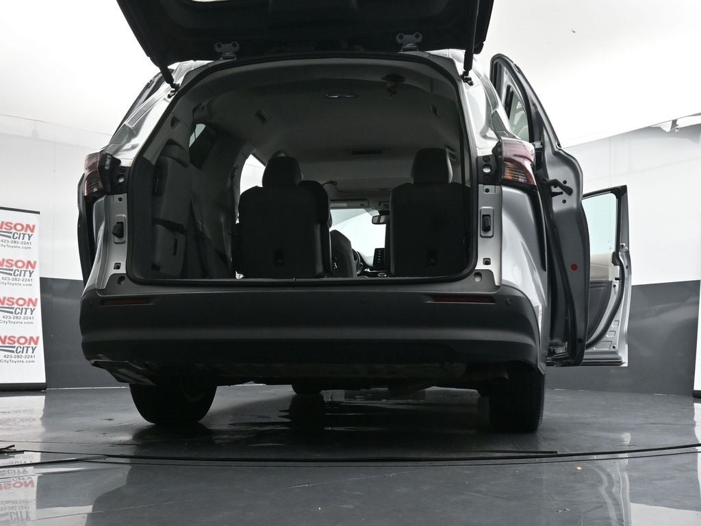 2024 Toyota Sienna XLE