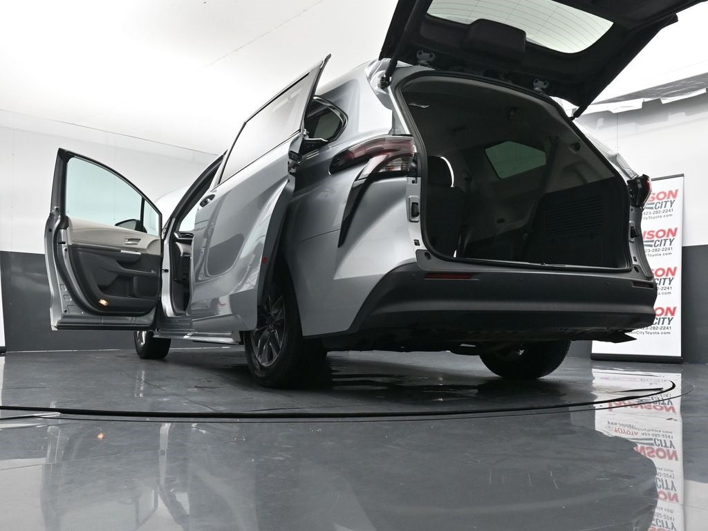 2024 Toyota Sienna XLE