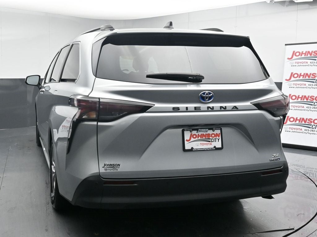 2024 Toyota Sienna XLE