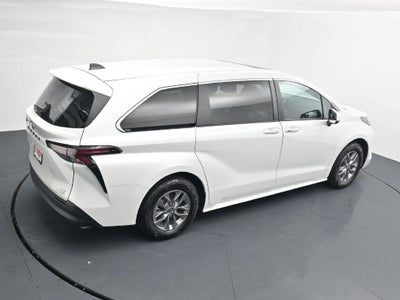 2024 Toyota Sienna XLE 8 Passenger