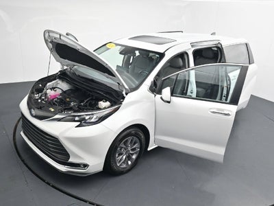 2024 Toyota Sienna XLE 8 Passenger