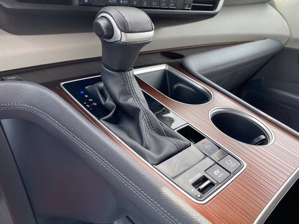 2023 Toyota Sienna XLE 8 Passenger