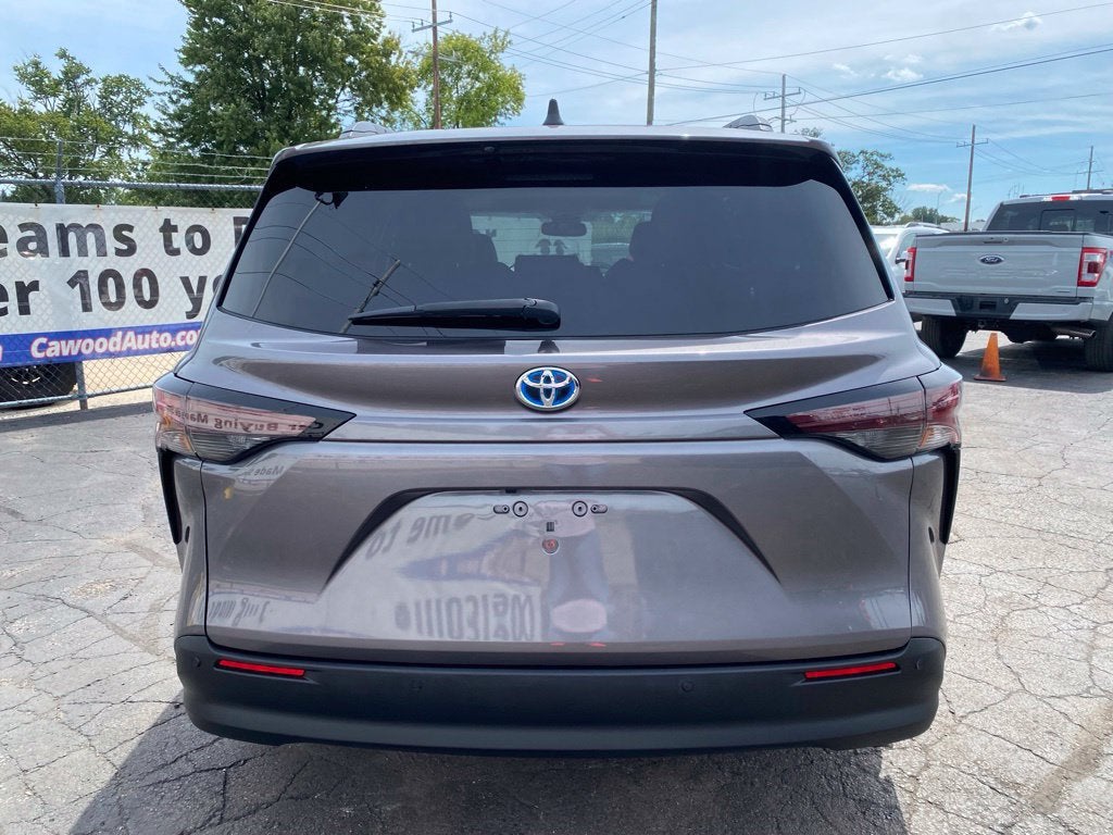 2023 Toyota Sienna XLE 8 Passenger