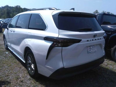 2024 Toyota Sienna XLE 8 Passenger