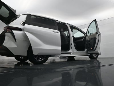 2024 Toyota Sienna XLE 8 Passenger