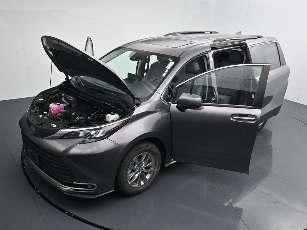 2024 Toyota Sienna XLE 8 Passenger