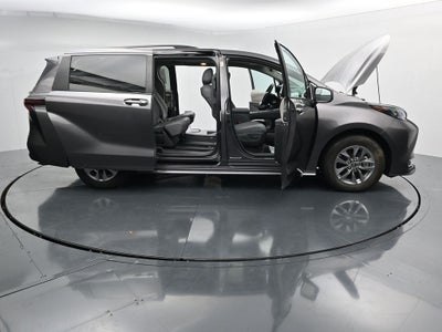 2024 Toyota Sienna XLE 8 Passenger