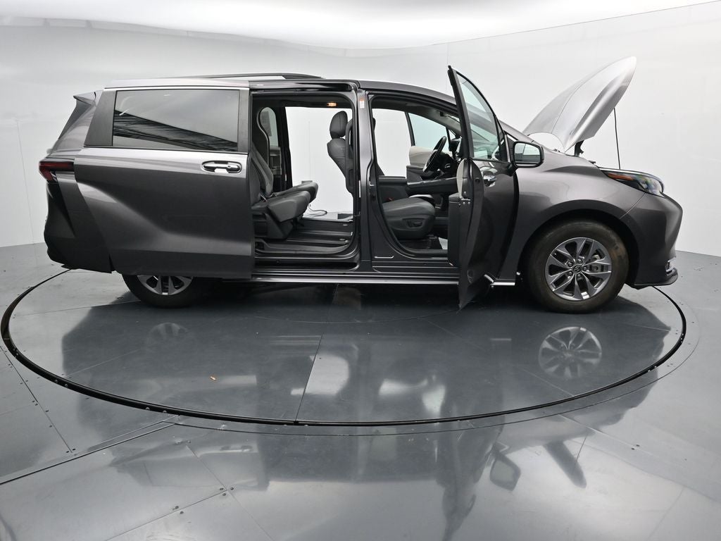 2024 Toyota Sienna XLE 8 Passenger
