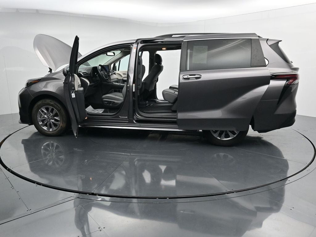 2024 Toyota Sienna XLE 8 Passenger